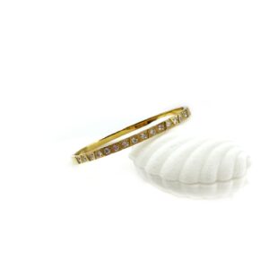 Χρυσό βραχιόλι bangle με στρας. Βραχιόλια από ανοξείδωτο ατσάλι – κομψό γυναικείο κόσμημα. Stainless steel bracelets