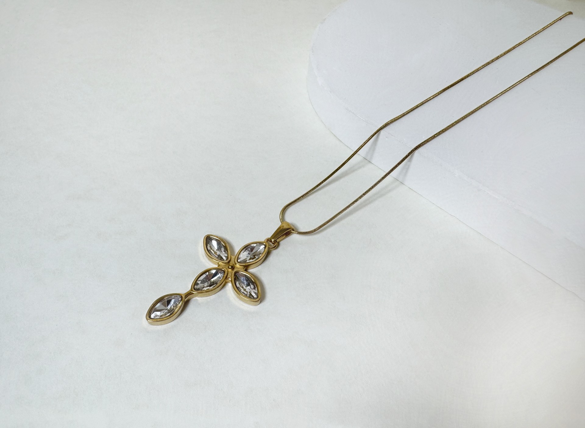 SARA STAINLESS STEEL NECKLACE 1 Sara